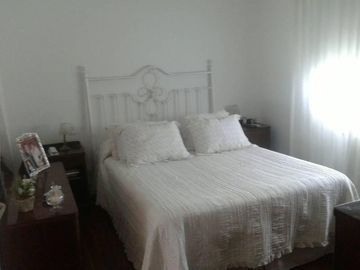 MAJESTUOSO CHALET 5 AMB. SOBRE LOTE EN ESQUINA