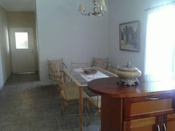 MAJESTUOSO CHALET 5 AMB. SOBRE LOTE EN ESQUINA