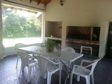 MAJESTUOSO CHALET 5 AMB. SOBRE LOTE EN ESQUINA