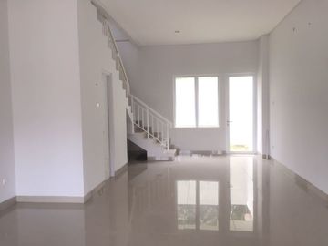 DIJUAL RUKO BELUM PERNAH PAKAI LOKASI BAGUS UNTUK USAHA DI MAGGIORE