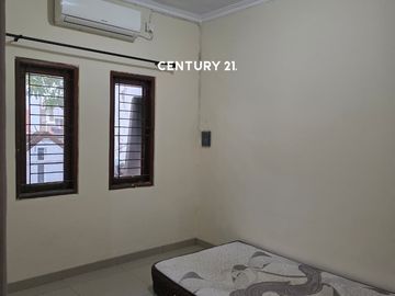 Rumah Rapi  Bersih Di Bulevar Hijau Bekasi Kota