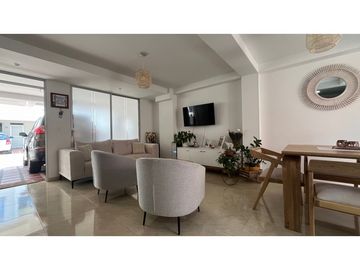 VENTA DE HERMOSA CASA MEDIANERA REMODELADA BARRIO LA VILLA PEREIRA