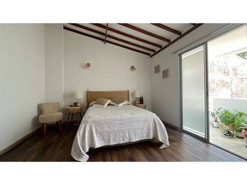 VENTA DE HERMOSA CASA MEDIANERA REMODELADA BARRIO LA VILLA PEREIRA