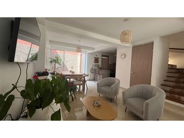 VENTA DE HERMOSA CASA MEDIANERA REMODELADA BARRIO LA VILLA PEREIRA