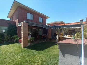 VENTA CASA BUIN LINDEROS PISCINA QUINCHO