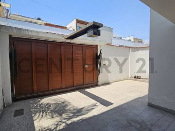 LINDA CASA EN LA AURORA MIRAFLORES