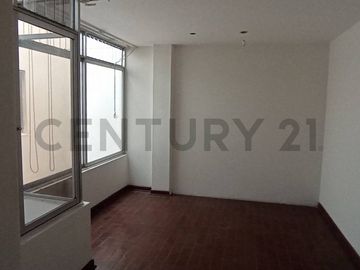 LINDA CASA EN LA AURORA MIRAFLORES