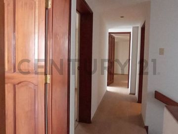 LINDA CASA EN LA AURORA MIRAFLORES