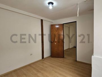 LINDA CASA EN LA AURORA MIRAFLORES