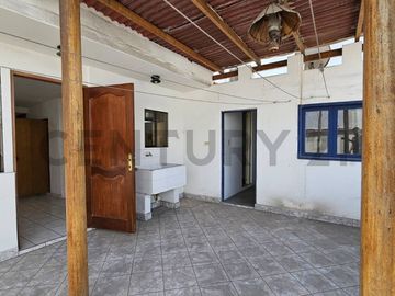 LINDA CASA EN LA AURORA MIRAFLORES