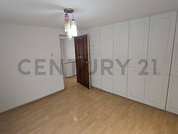 LINDA CASA EN LA AURORA MIRAFLORES