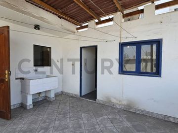LINDA CASA EN LA AURORA MIRAFLORES