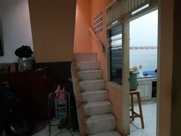 RUMAH SIAP HUNI LINGKUNGAN KOMPLEK ASRI TENANG BEBAS BANJIR JATISARI