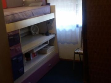 CHALET CON 3 DORMITORIOS (1 CON BAÑO EN SUITE) .