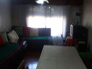 CHALET CON 3 DORMITORIOS (1 CON BAÑO EN SUITE) .