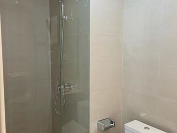 DIJUAL CEPAT !! Apt. Sedayu City Tower Melbourne Bagus dan Rapih 1BR , Harga OK , Bisa DISEWAKAN