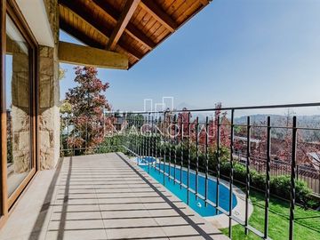 Casa en venta de 5 dorm. en Lo Barnechea