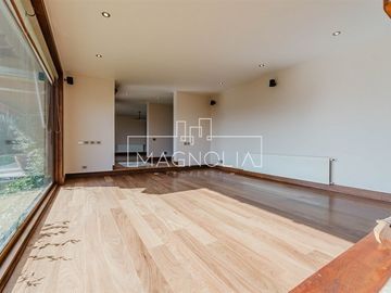 Casa en venta de 5 dorm. en Lo Barnechea
