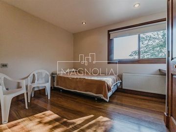 Casa en venta de 5 dorm. en Lo Barnechea