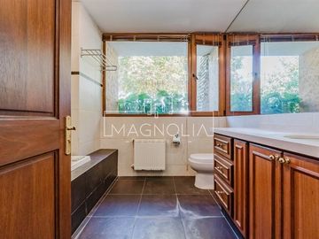 Casa en venta de 5 dorm. en Lo Barnechea