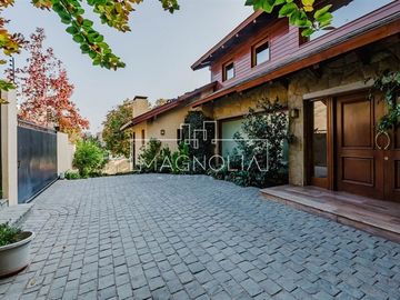 Casa en venta de 5 dorm. en Lo Barnechea