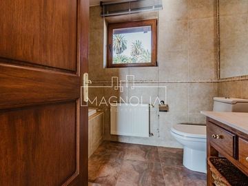 Casa en venta de 5 dorm. en Lo Barnechea