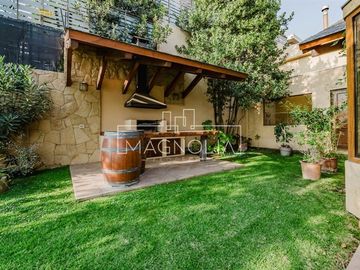 Casa en venta de 5 dorm. en Lo Barnechea