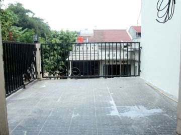 Rumah bekas murah TAMAN FRAMBOSA VIDA BEKASI