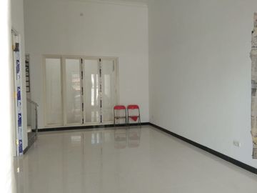 Rumah Murah Gress 2 Lantai Wisma Permai Tengah
