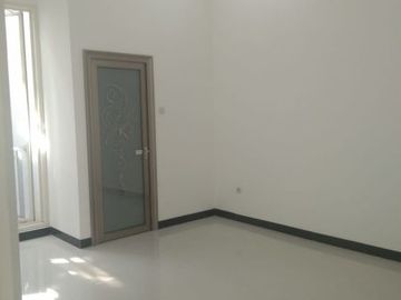 Rumah Murah Gress 2 Lantai Wisma Permai Tengah