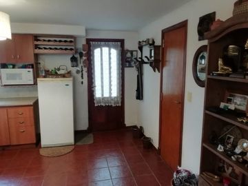 Chalet 4 ambientes en venta zona Estrada