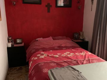VENDO COMO TERRENO EN LAS AGUILAS AMPLIACION