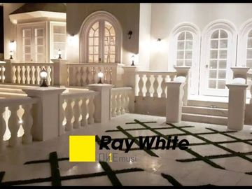 Murah Rumah Mewah 3 Lantai, Villa Royal, Pakuwon City