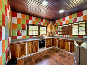 Se Vende Moderna Casa con Vistas y Piscina En Altos del Maria