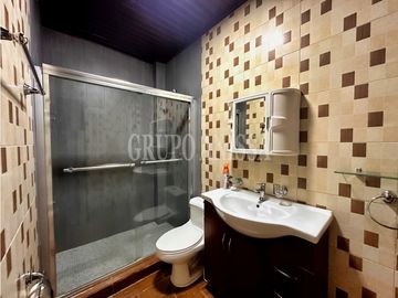 Se Vende Moderna Casa con Vistas y Piscina En Altos del Maria