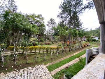 Venta de terreno y casa en Altos de Cerro Azul