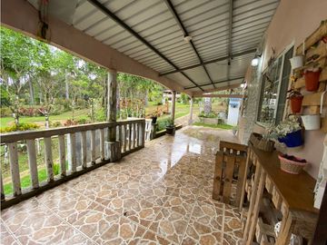Venta de terreno y casa en Altos de Cerro Azul