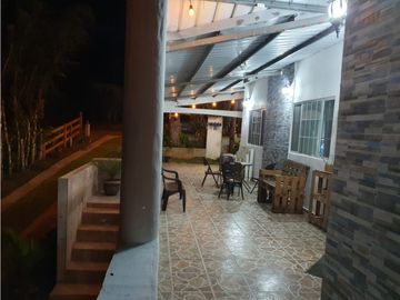 Venta de terreno y casa en Altos de Cerro Azul