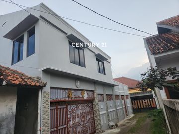 Best Deal Rumah Di Jatisampurna Bekasi  LT 140m LB 200m