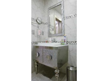 DEPARTAMENTO REMODELADO Y AMOBLADO EN VENTA HILTON COLON TORRE 1