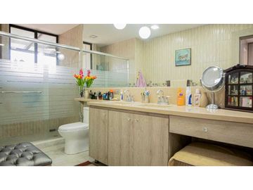 DEPARTAMENTO REMODELADO Y AMOBLADO EN VENTA HILTON COLON TORRE 1