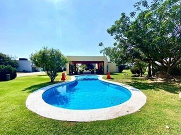 CASA EN FRACC. BOSQUE CEDROS