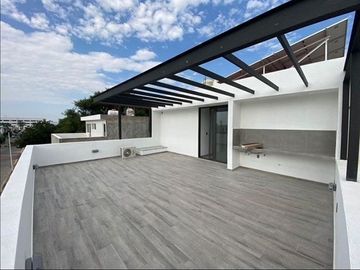 CASA EN FRACC. BOSQUE CEDROS