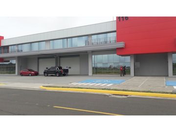Vendo o alquilo galera en Corredor Sur 3869JD