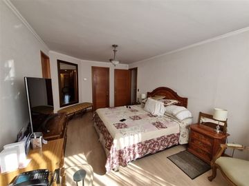 Departamento en venta de 3 dorm.a pasos de Portal la Dehesa