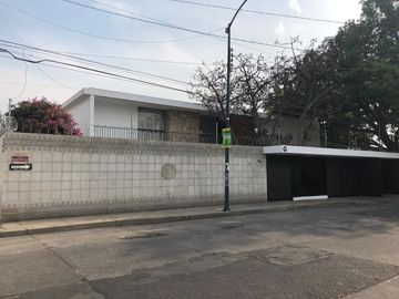 EN VENTA  chapultepec nte uso comercial o habitacional