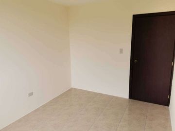 Casa esquinera de venta en la Urbanización Durán City, 3 dormitorios.