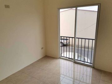 Casa esquinera de venta en la Urbanización Durán City, 3 dormitorios.