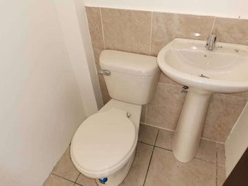Casa esquinera de venta en la Urbanización Durán City, 3 dormitorios.