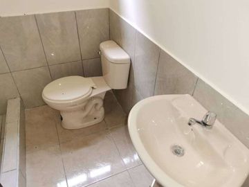 Casa esquinera de venta en la Urbanización Durán City, 3 dormitorios.